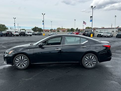 Used 2025 Nissan Altima 2.5 SV FWD image 6