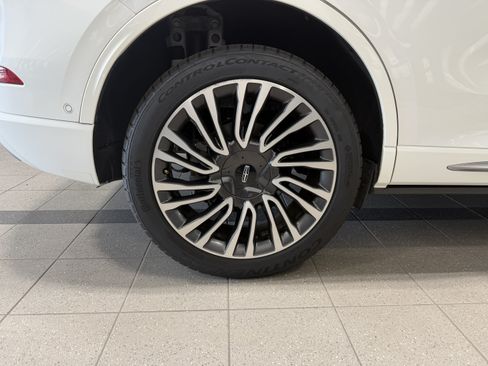 Used 2022 Lincoln Corsair AWD w/ Premium Package image 10