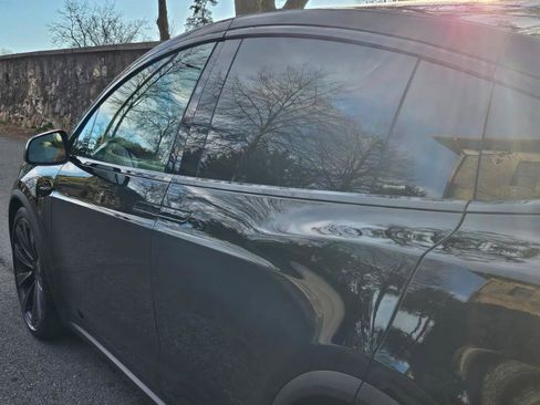 Used 2022 Tesla Model X image 13