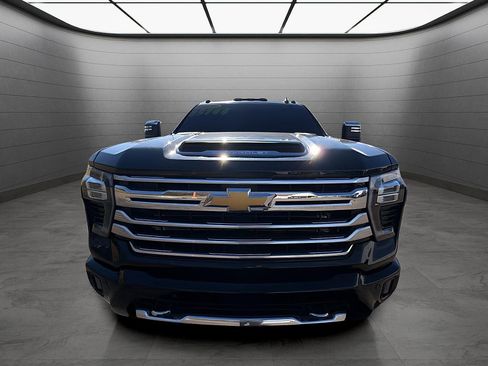 Used 2025 Chevrolet Silverado 2500 High Country w/ High Country Premium Package AWD/4WD image 29
