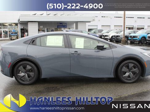 Used 2024 Toyota Prius LE image 5