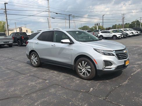 Used 2022 Chevrolet Equinox Premier AWD/4WD image 2