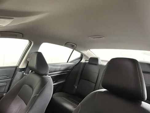 Used 2019 Nissan Altima 2.5 S FWD image 12