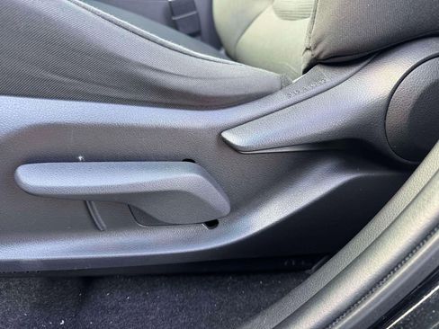 Used 2020 Toyota RAV4 LE image 14