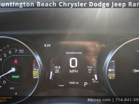 Used 2023 Jeep Wrangler Unlimited Sahara image 17