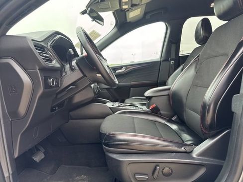 Used 2025 Ford Escape ST-Line FWD image 2