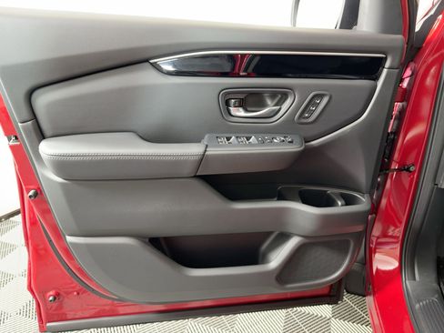 New 2025 Honda Pilot EX-L image 11