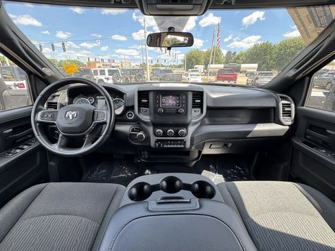 Used 2024 RAM 2500 Tradesman w/ Chrome Appearance Group image 16