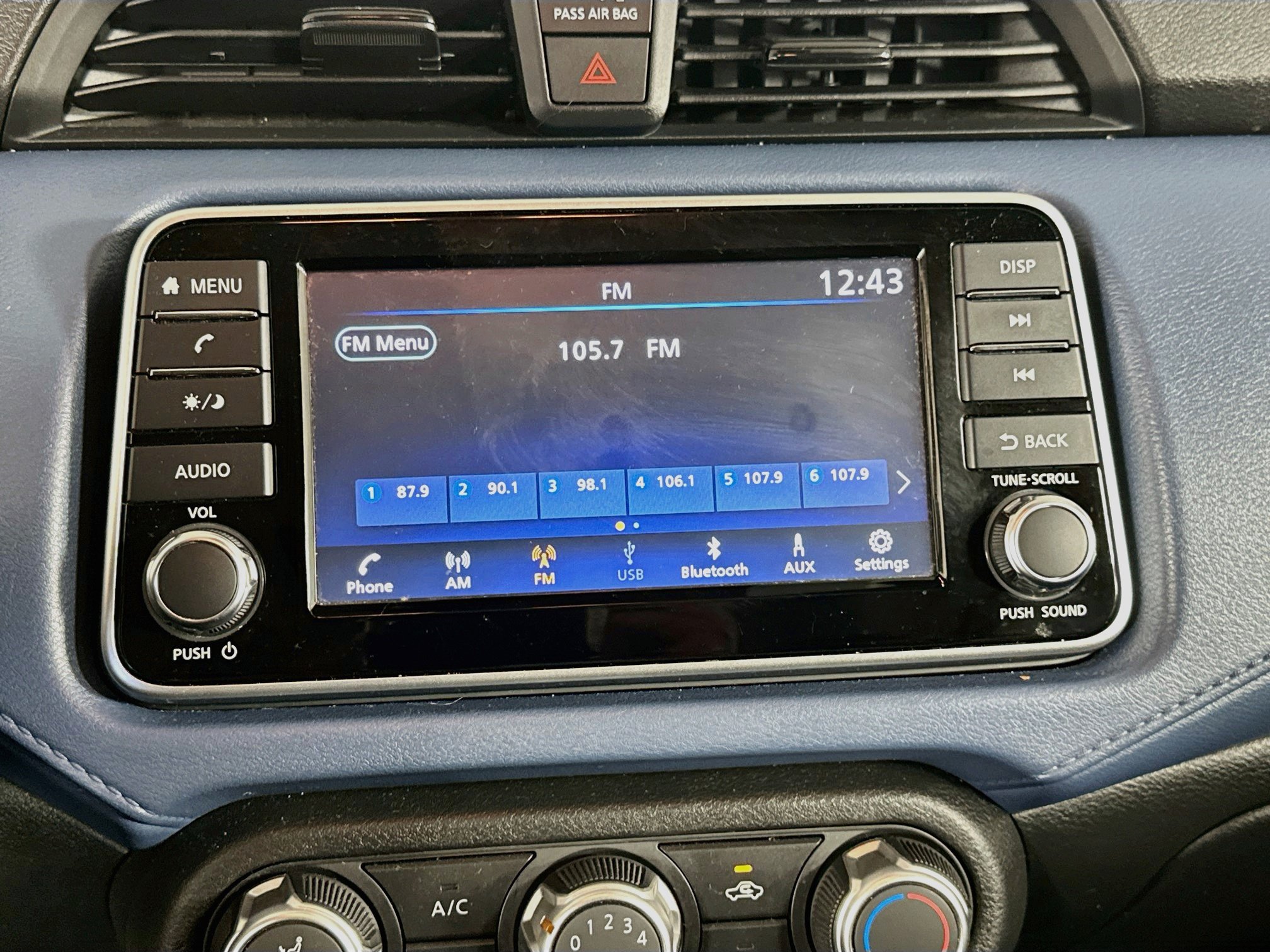 Used 2025 Nissan Versa SV FWD image 21