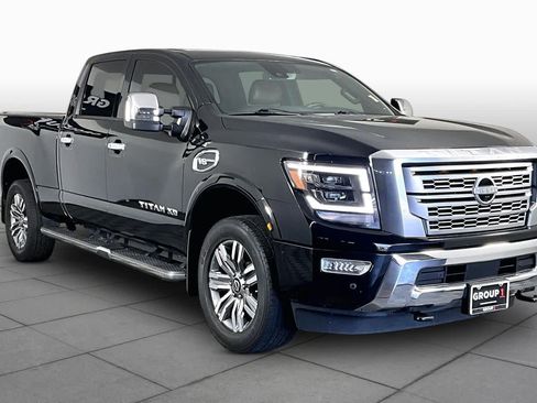 Used 2024 Nissan Titan Platinum Reserve w/ Moonroof Package AWD/4WD image 3