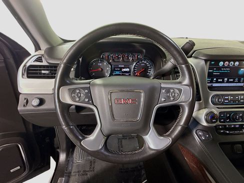 Used 2017 GMC Yukon SLT image 13