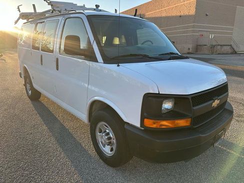 Used 2015 Chevrolet Express 2500 image 34