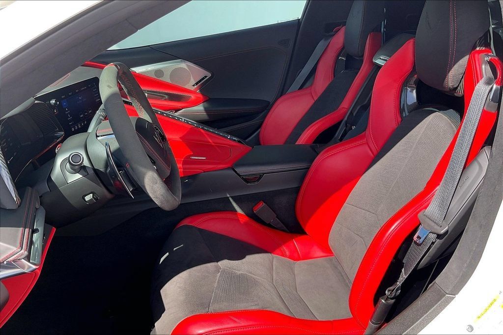 Used 2022 Chevrolet Corvette Stingray Premium Cpe w/ Z51 Performance Package RWD image 23