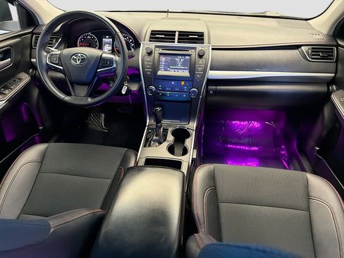 Used 2017 Toyota Camry SE image 12