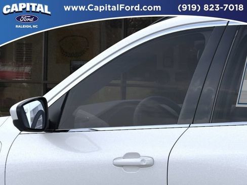 New 2025 Ford Escape SE w/ PHEV Premium Package FWD image 20