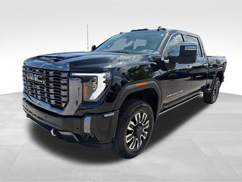 Used 2024 GMC Sierra 2500 Denali Ultimate AWD/4WD image 3