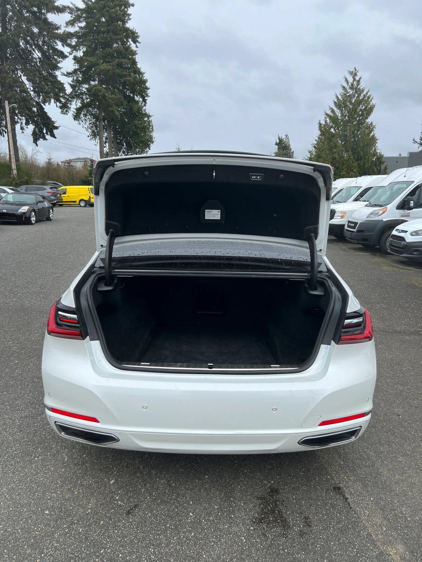 Used 2022 BMW 740i RWD image 18