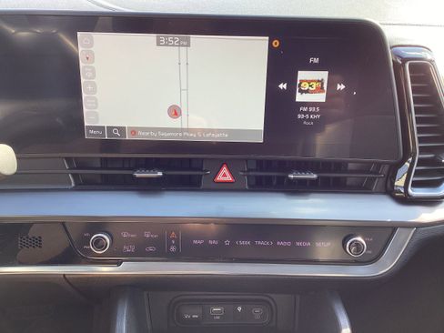 Used 2023 Kia Sportage EX image 18