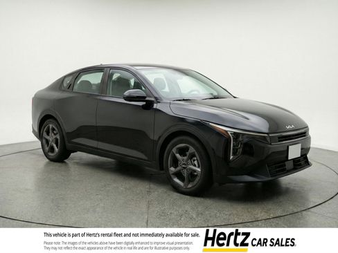 Used 2025 Kia K4 LXS image 1