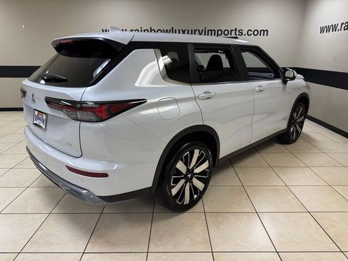 New 2026 Mitsubishi Outlander SE image 6