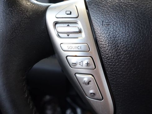Used 2015 Nissan Versa Note SV FWD image 29