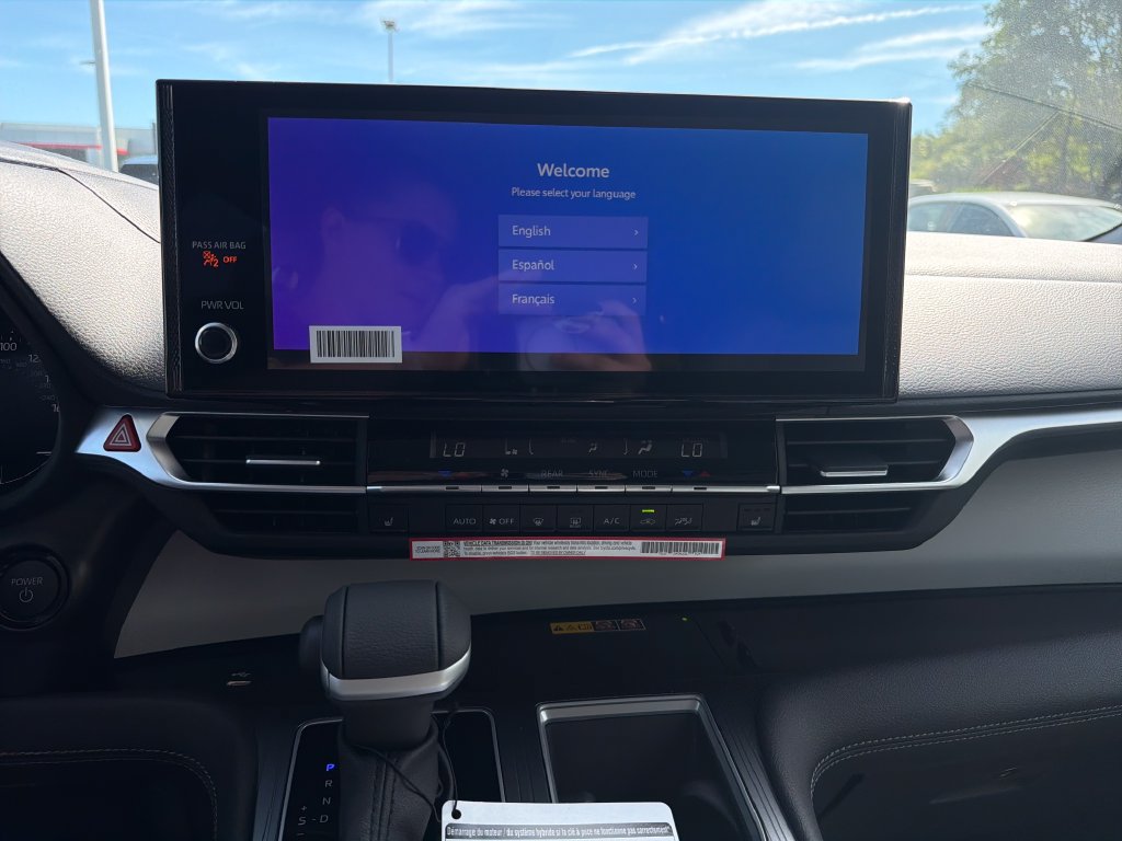 Used 2026 Toyota Sienna XLE FWD image 22