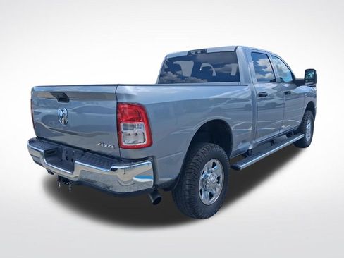 Used 2024 RAM 2500 Tradesman w/ Chrome Appearance Group AWD/4WD image 8