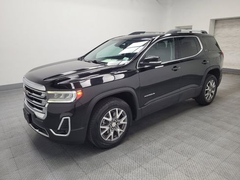 Used 2021 GMC Acadia SLT FWD image 2