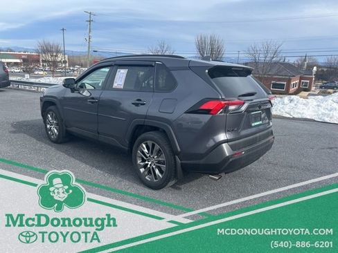 Used 2020 Toyota RAV4 XLE Premium image 6