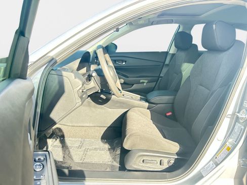 Used 2025 Honda Accord SE image 11