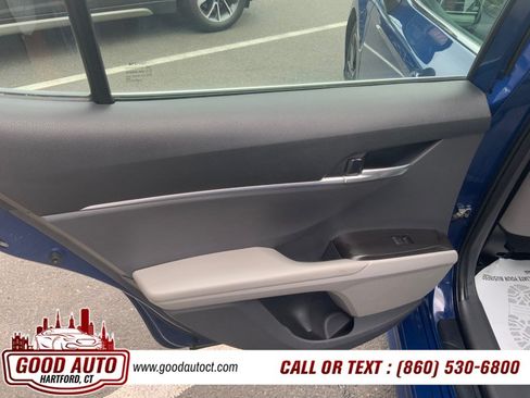 Used 2024 Toyota Camry SE FWD image 11