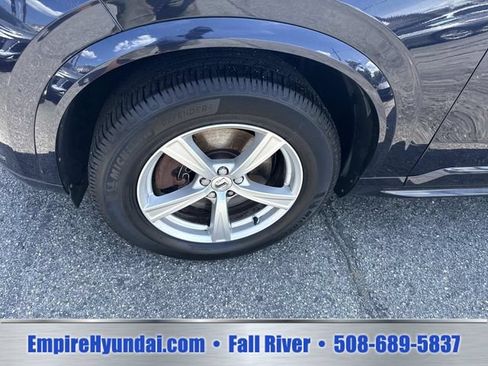 Used 2019 Volvo XC90 T5 Momentum w/ Multimedia Package AWD/4WD image 13