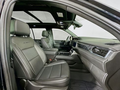 Used 2024 GMC Yukon Denali image 32