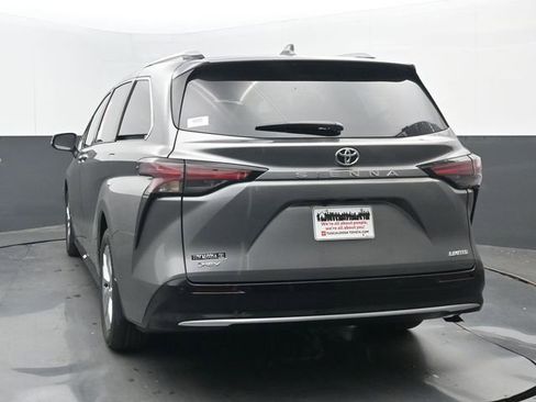 New 2026 Toyota Sienna Limited FWD image 20
