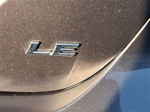 Used 2023 Toyota Camry LE image 10