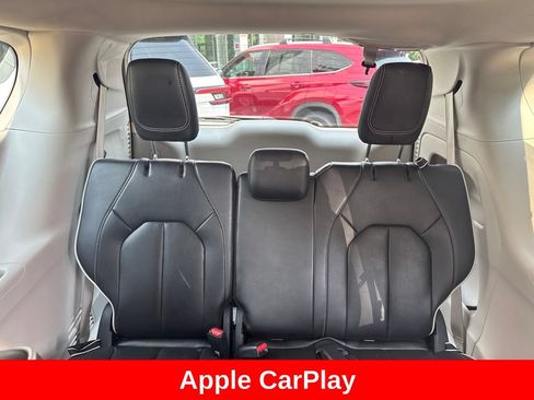 Used 2023 Chrysler Pacifica Limited FWD image 17