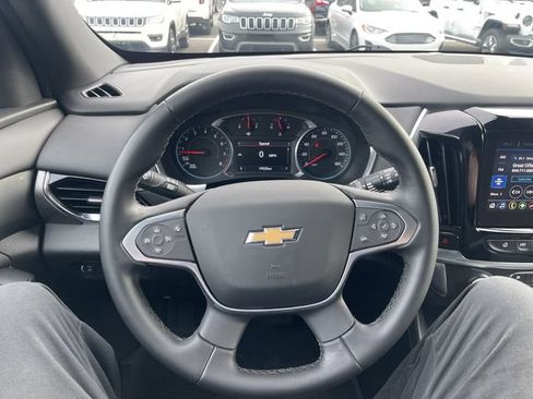 Used 2023 Chevrolet Traverse LT FWD image 34