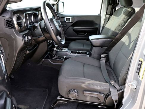 Used 2021 Jeep Wrangler Unlimited Sport image 19