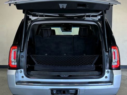 Used 2019 GMC Yukon XL Denali w/ Denali Ultimate Package AWD/4WD image 5