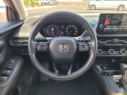Used 2023 Honda HR-V EX-L image 16
