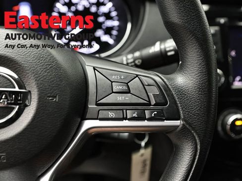 Used 2019 Nissan Rogue S AWD/4WD image 16