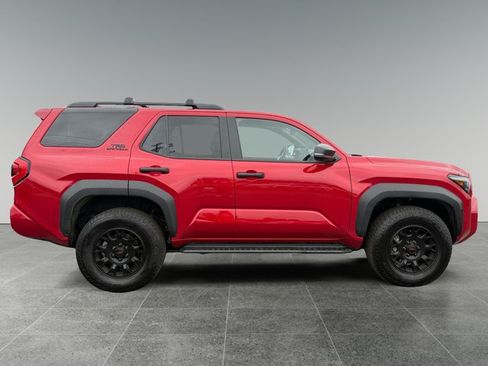 Certified 2026 Toyota 4Runner TRD Off-Road Premium AWD/4WD image 7