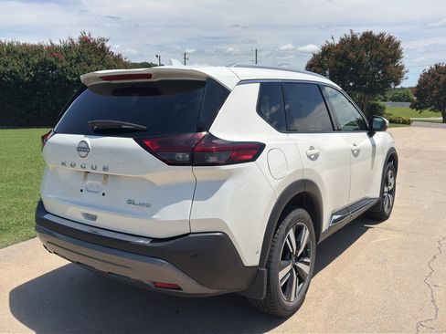 Certified 2023 Nissan Rogue SL w/ SL Premium Package AWD/4WD image 3