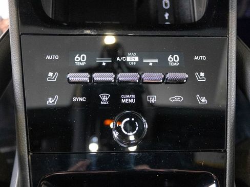 Certified 2026 Porsche Cayenne AWD/4WD image 25