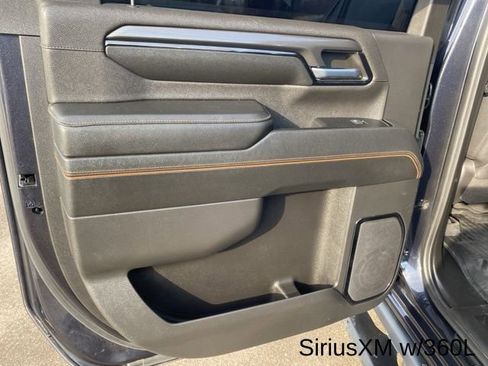 Used 2024 GMC Sierra 2500 AT4 w/ AT4 Preferred Package image 32