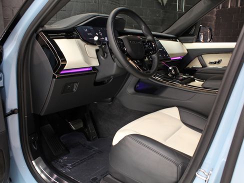 Used 2025 Land Rover Range Rover Sport SV Edition Two AWD/4WD image 39