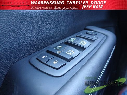 New 2026 Chrysler Pacifica Select image 33