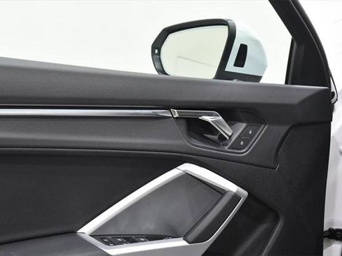 Certified 2024 Audi Q3 2.0T Premium Plus image 15