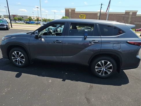 Certified 2025 Toyota Highlander XLE AWD/4WD image 6
