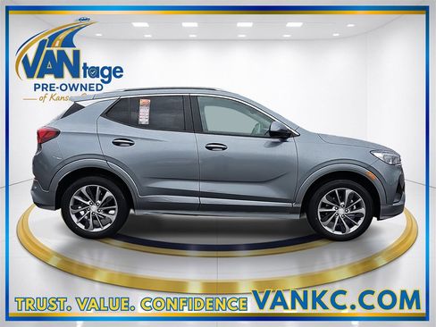 Certified 2022 Buick Encore GX Preferred w/ Sport Touring Package image 5
